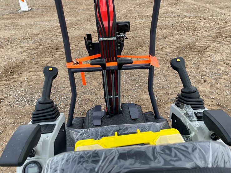 #9225-•-2025-unused-cfg-mini-excavator-image-6