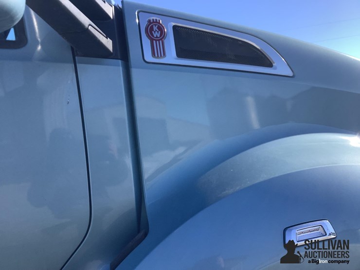 2016-kenworth-t680-image-14