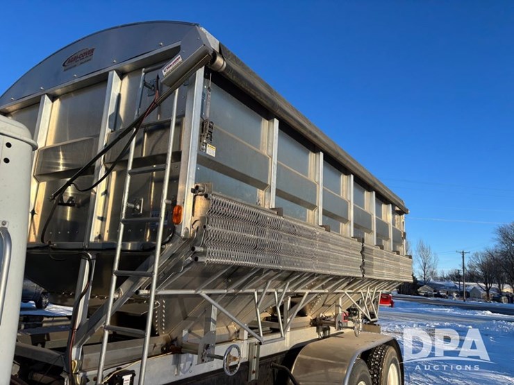 international-4900-image-29