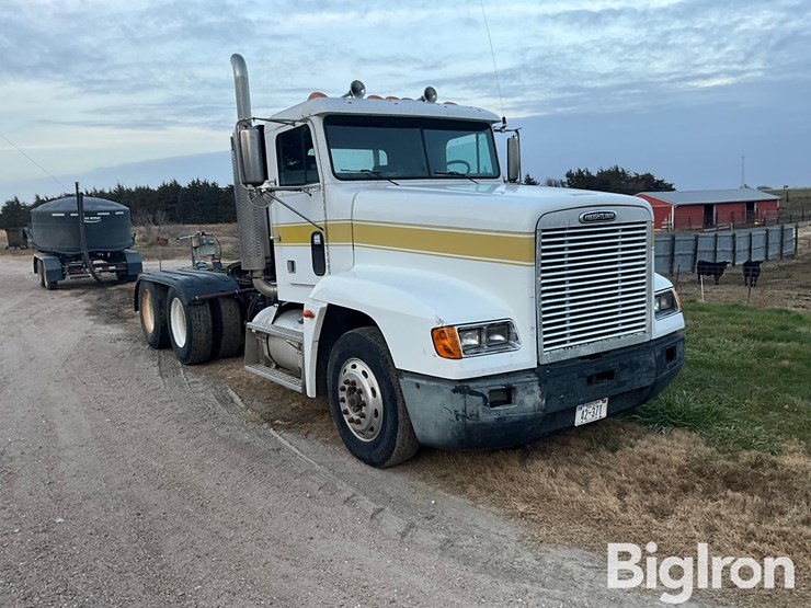 2001-freightliner-fld120-image-3