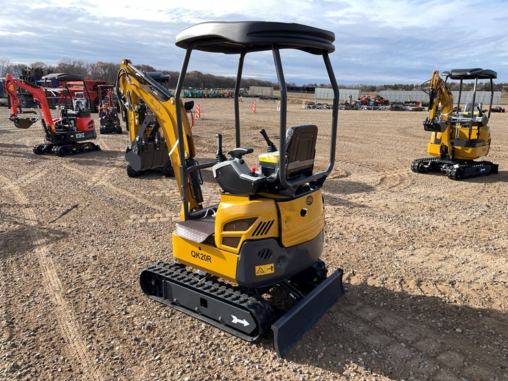 #9213-•-2025-unused-cfg-mini-excavator-image-2