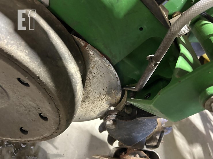 2014-john-deere-db60-image-46