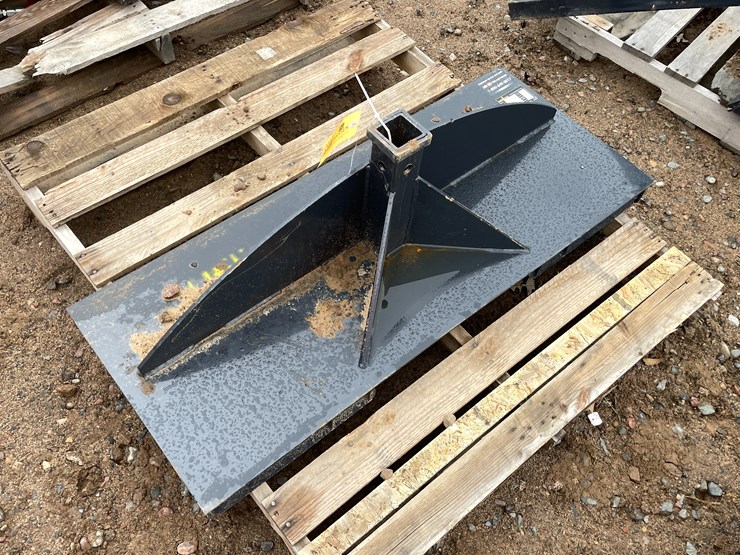 #2051-•-unused-2025-landhonor-skid-steer-utility-hitch-adapter-attachment-image-1