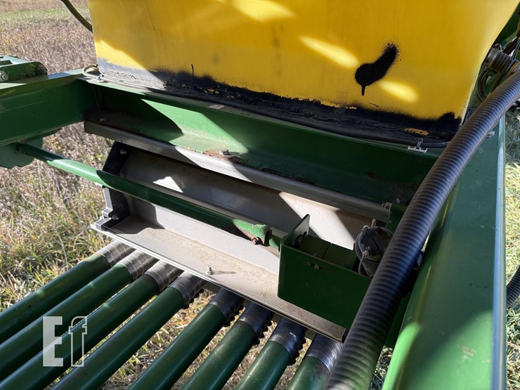 john-deere-1850-image-17