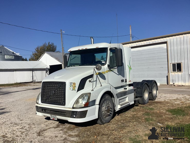 2003-volvo-vnl-t/a-truck-tractor-image-1