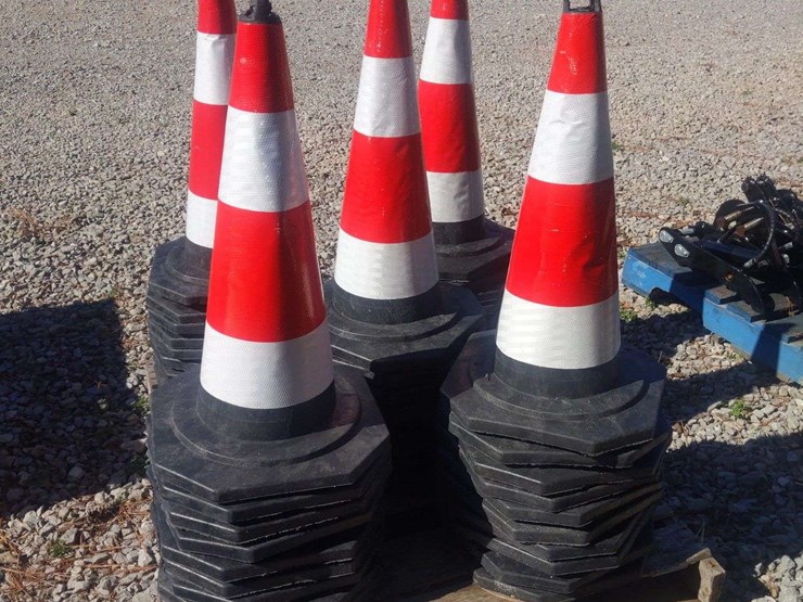 qty-(50)-unused-safety-cones-image-4