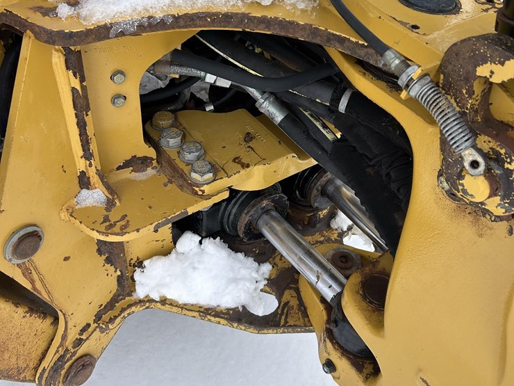 caterpillar-420e-image-30