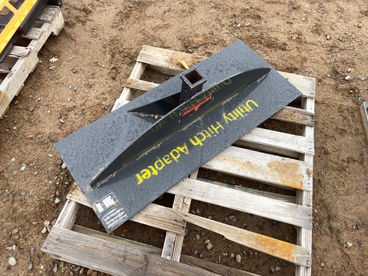 #2049-•-unused-2025-landhonor-skid-steer-utility-hitch-adapter-attachment-image-3