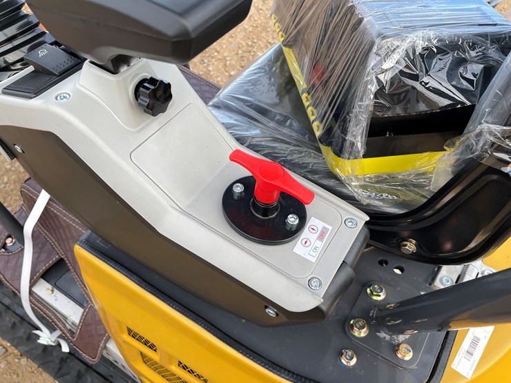 #9205-•-2025-unused-cfg-mini-excavator-image-23