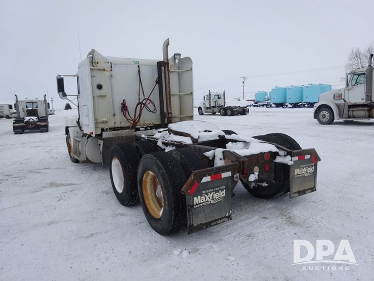 1994-freightliner-fld120-image-25