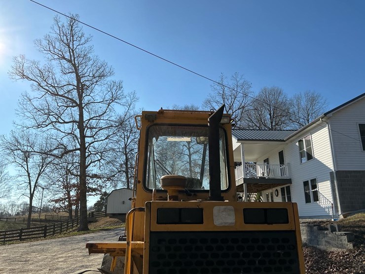 1989-deere-444e-image-46