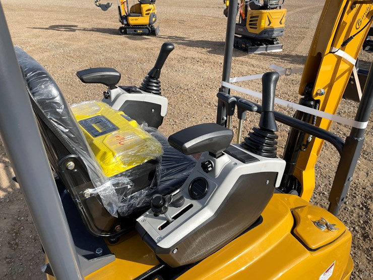 #9214-•-2025-unused-cfg-mini-excavator-image-13