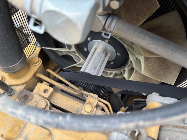 2017-deere-210l-image-46