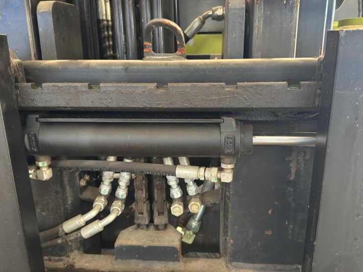 #112-•-2021-clark-s25cl-forklift-image-17