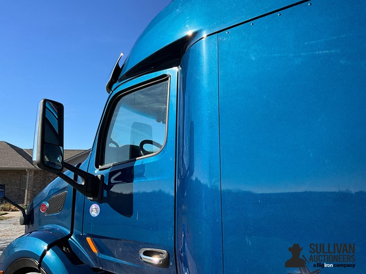 2020-peterbilt-579-image-18