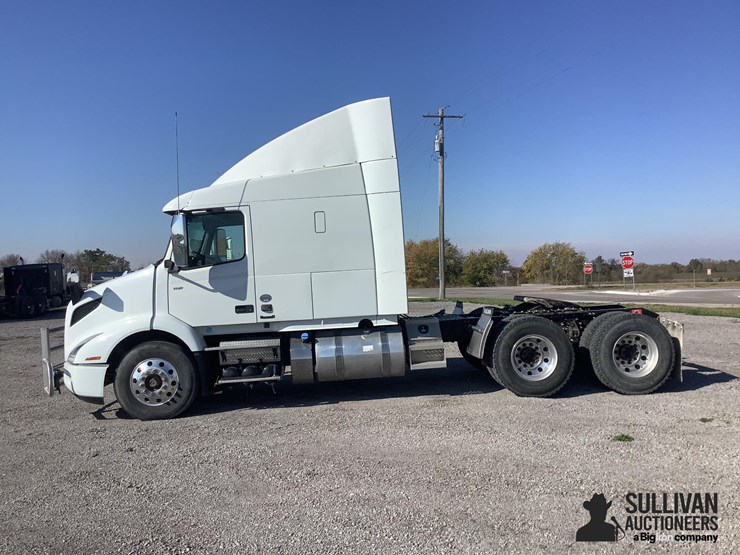 2021-volvo-vnr-t/a-truck-tractor-image-8