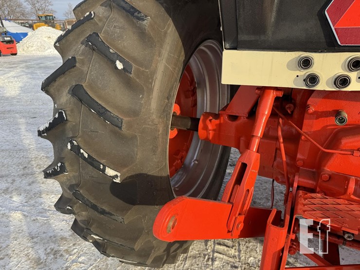 j-i-case-2290-image-40