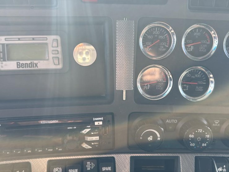 2019-kenworth-t680-image-62