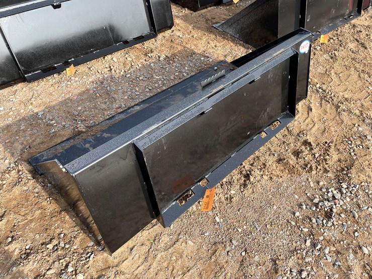 #2009-•-bucket-attachment-image-3