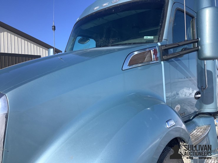 2016-kenworth-t680-image-11