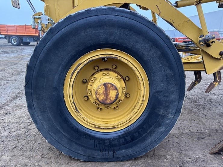 2005-caterpillar-143h-image-28