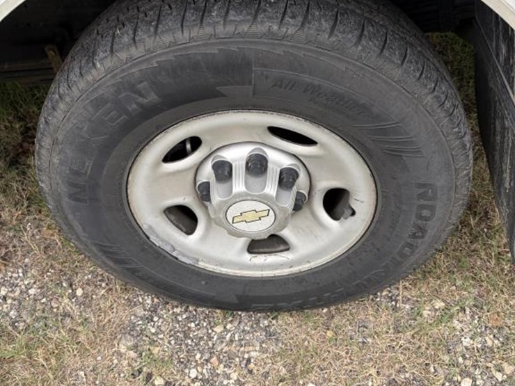 #23-•-2013-chevrolet-box-truck-image-9