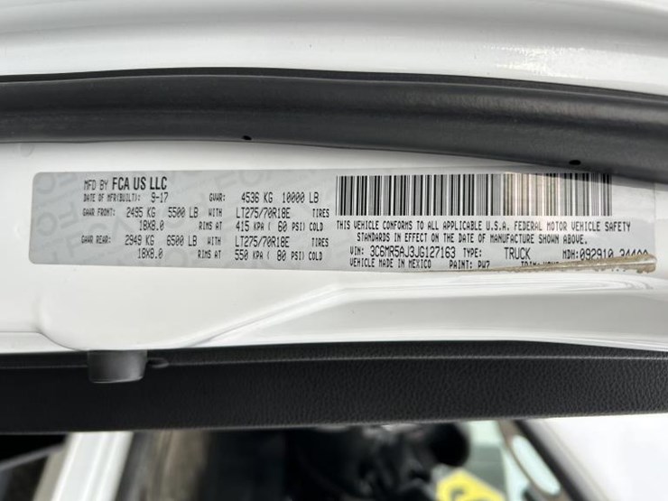 2018-dodge-2500-image-38