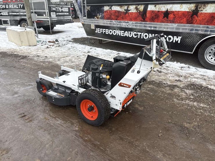 2023-bobcat-wb700-36in-walk-behind-mower-image-2