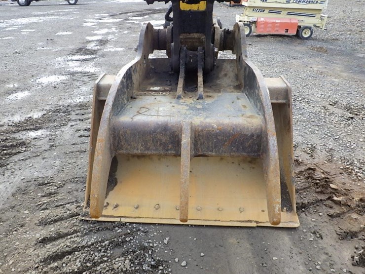 komatsu-pc138us-lc-2-image-12