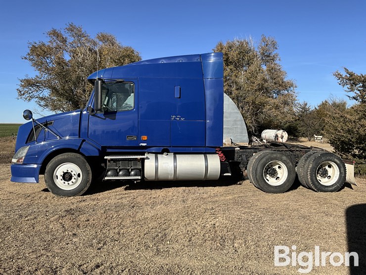 2006-volvo-vnl-t/a-truck-tractor-w/sleeper-image-8
