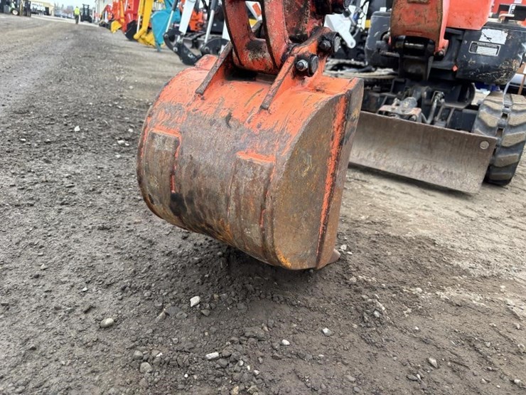 2015-kubota-k008-3-image-12