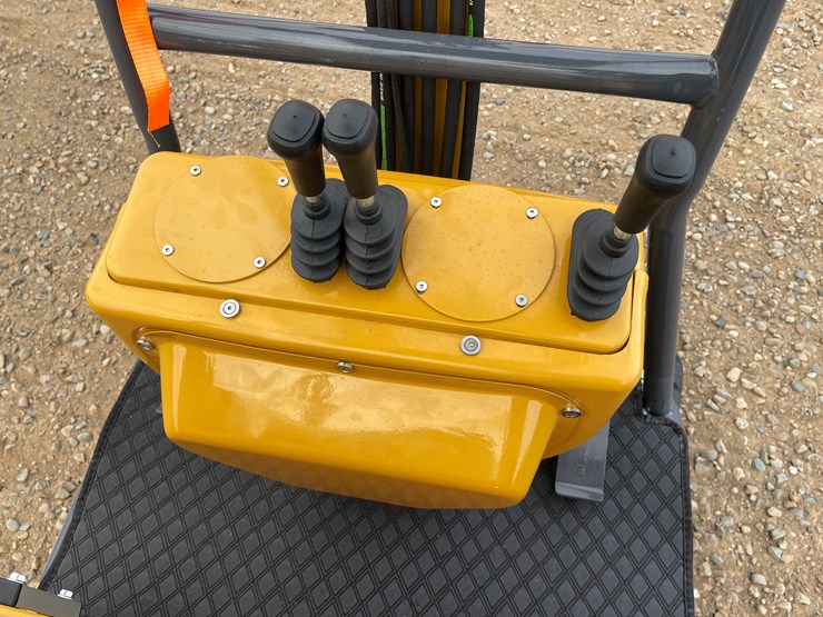 #9209-•-2025-unused-cfg-mini-excavator-image-21