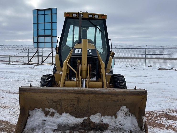 caterpillar-420d-image-2