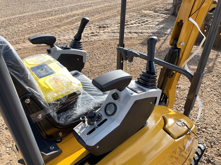 #9213-•-2025-unused-cfg-mini-excavator-image-17