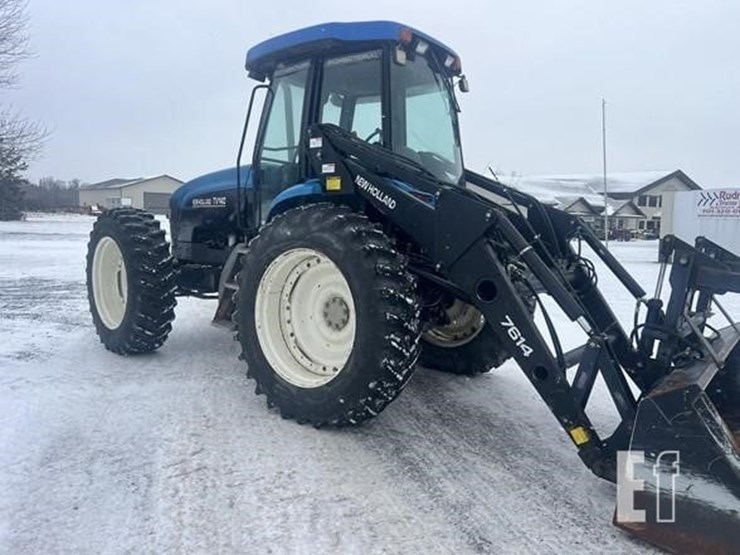 new-holland-tv140-image-2