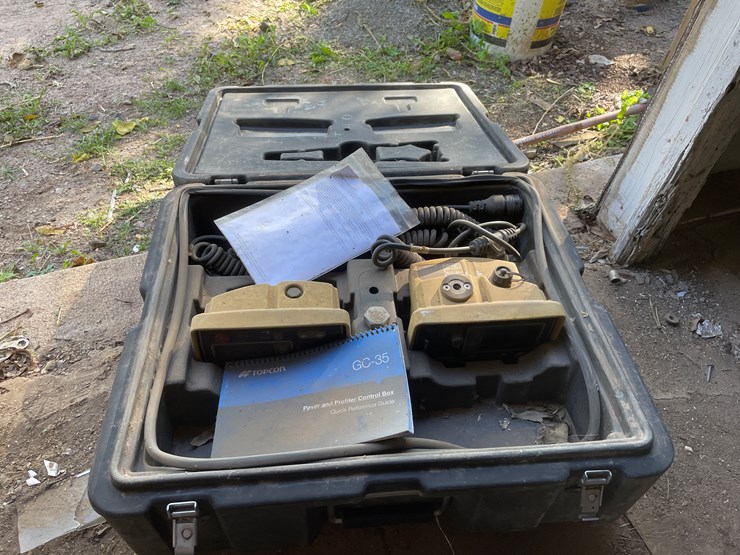 #3731-•-topcon-paver-and-profiler-control-box-image-1