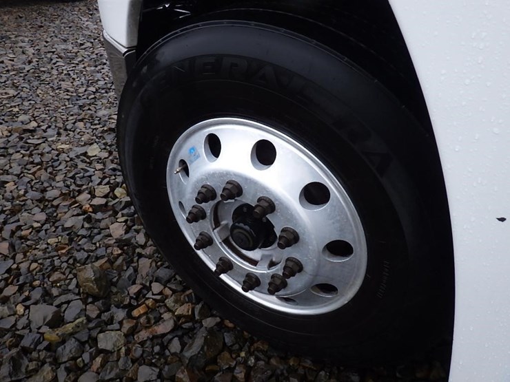 freightliner-cascadia-125-image-29