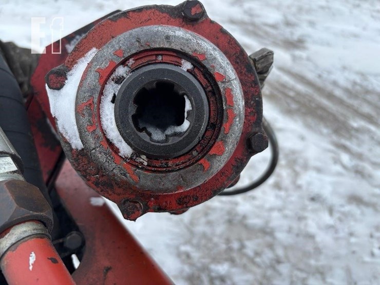 new-holland-1475-image-7