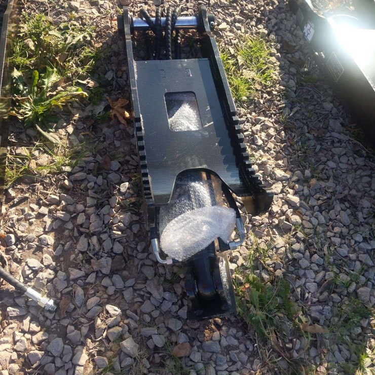 UNUSED 5 TON HYDRAULIC THUMB CLAMP