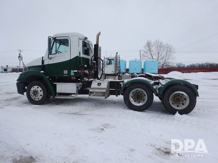 2007-freightliner-columbia-112-image-33