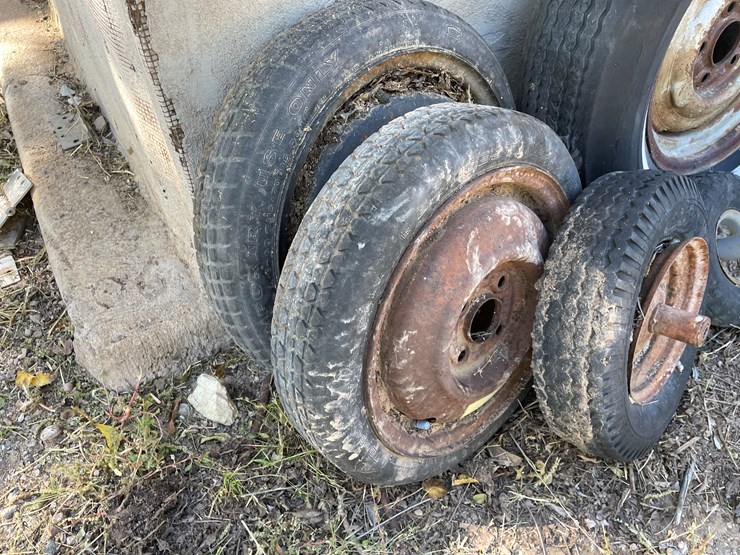 #3699-•-assortment-of-tires-and-wheels-image-6