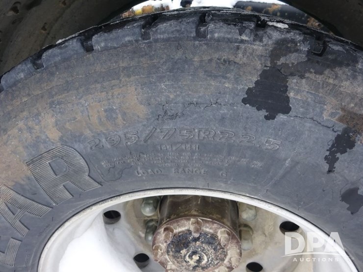 2007-freightliner-columbia-112-image-44