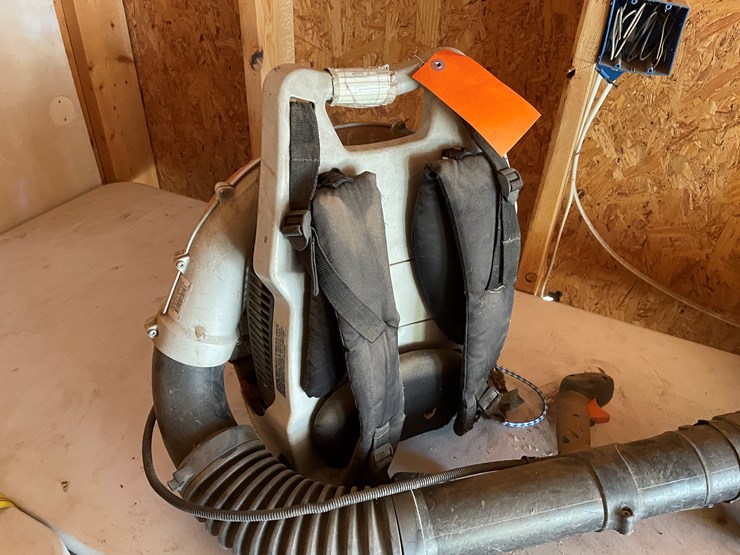 #3686-•-(2)-stihl-leaf-blowers-image-11