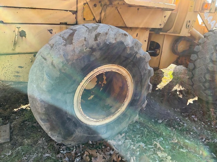 1989-deere-444e-image-34