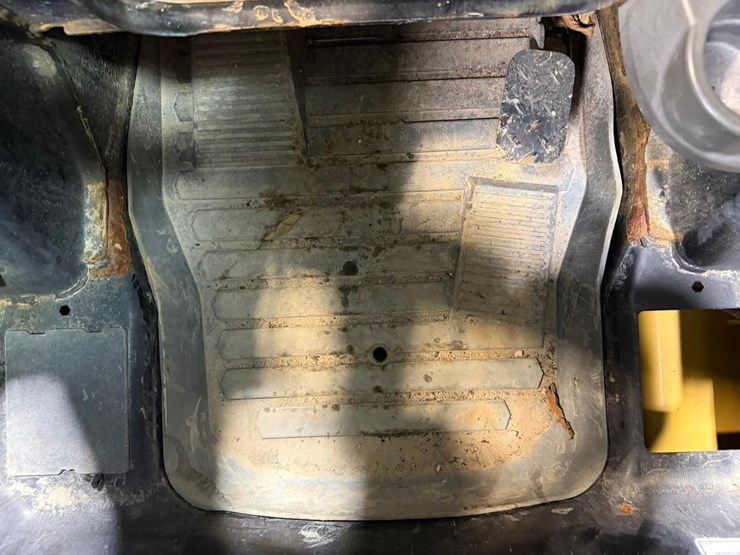 2020-caterpillar-272d3-image-25