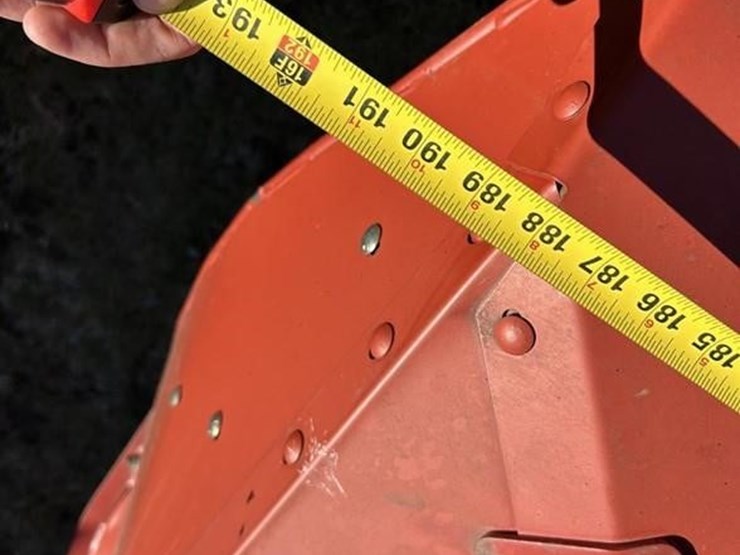 2014-new-holland-h7460-image-24