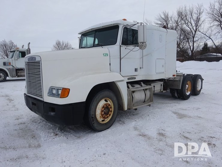 1994-freightliner-fld120-image-11
