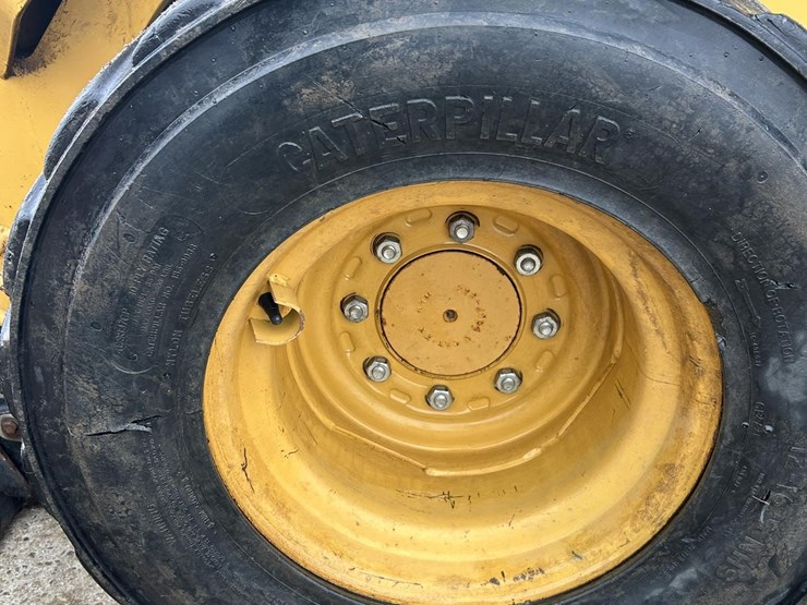 caterpillar-262d-image-15
