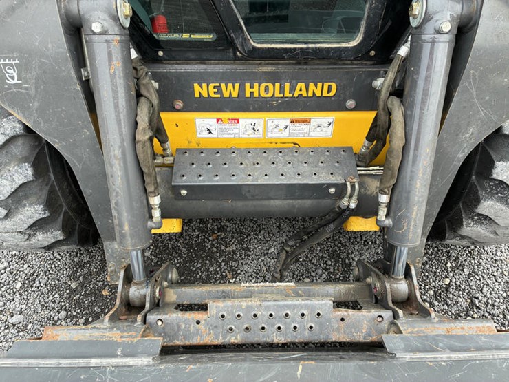 new-holland-l230-image-19