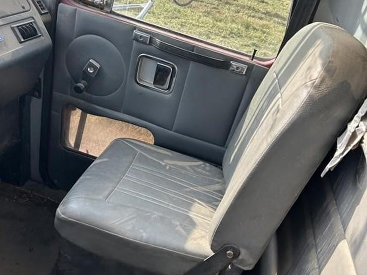 1994-white/gmc-wg64t-image-27